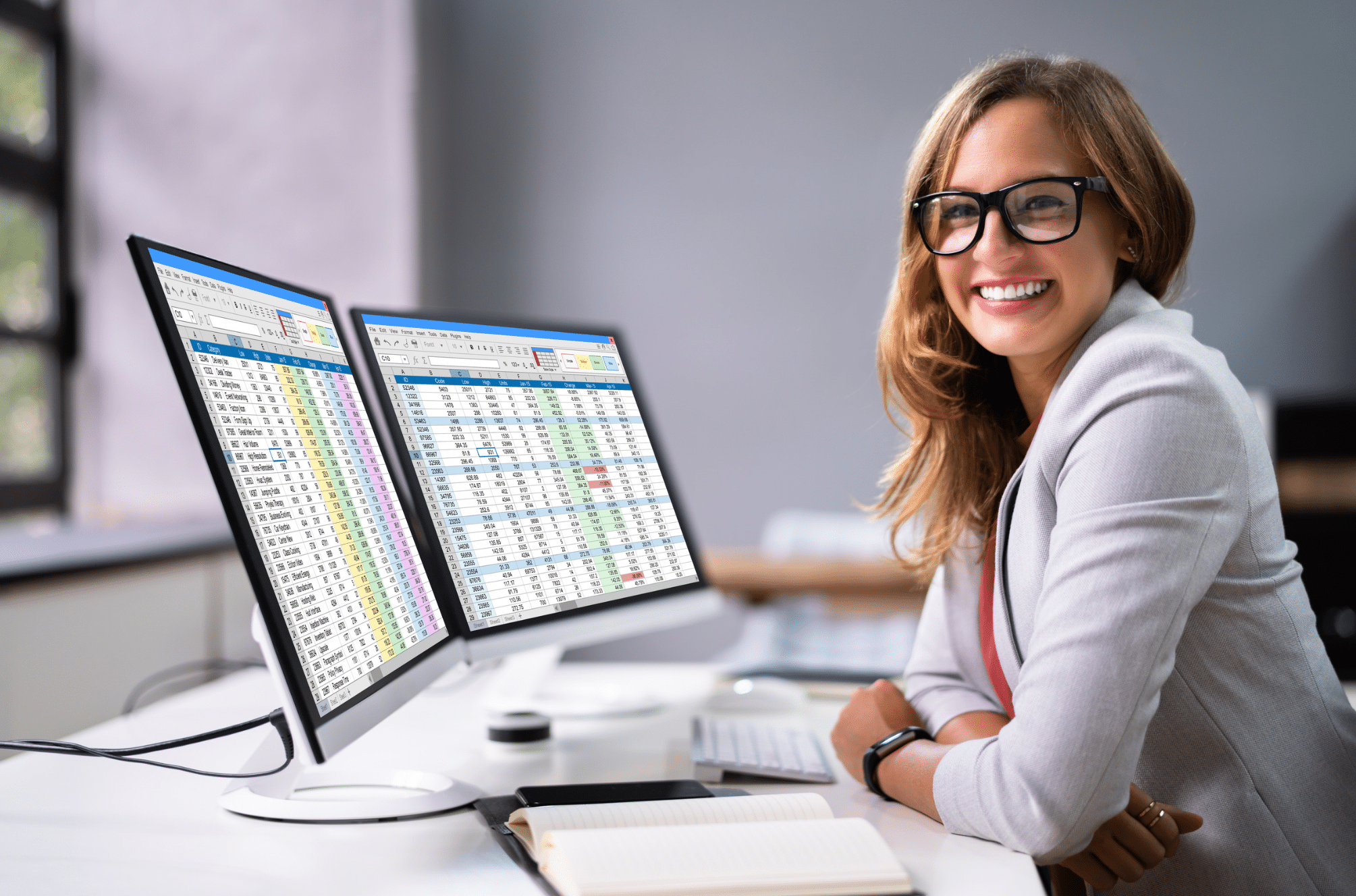 femme travaillant dans l'administration generale